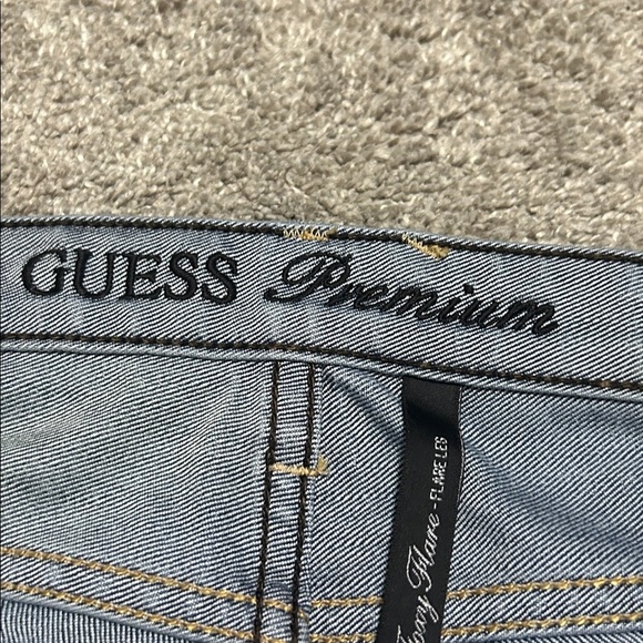 Vintage Guess Premium Flared Jeans 2000s - Picture 5 of 9